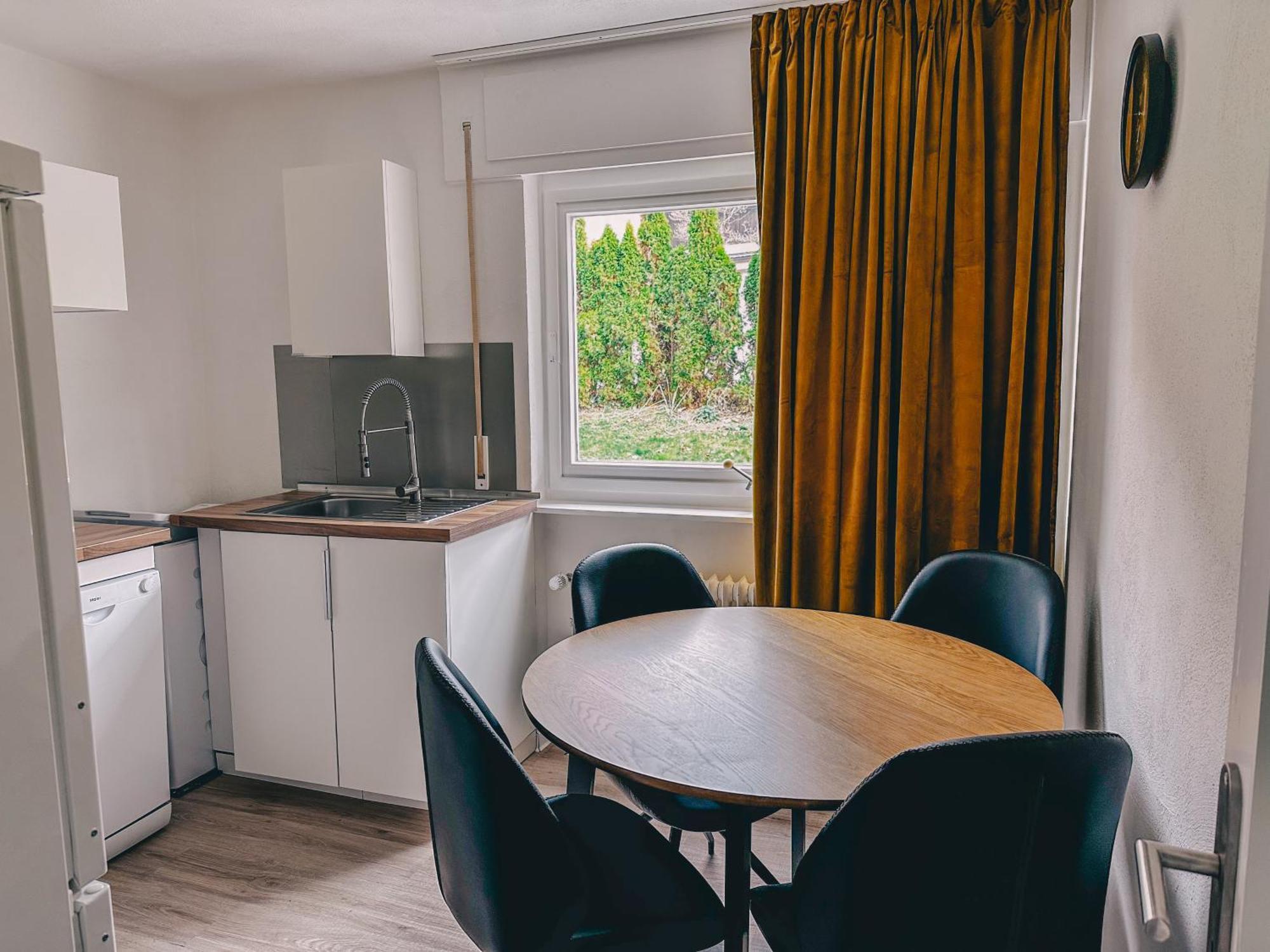 Sali-bayreuth - Charming Near Zoo In With Terrace, Free Wi-fi & 24-hour Front Desk Апартаменты